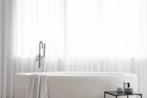 Common Challenges in Bathtub Refinishing for Professional Reglazers—and How to Overcome Them cover