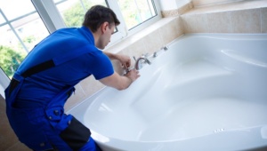 6 Signs It's Time to Recommend Bathtub Refinishing Over Replacement cover