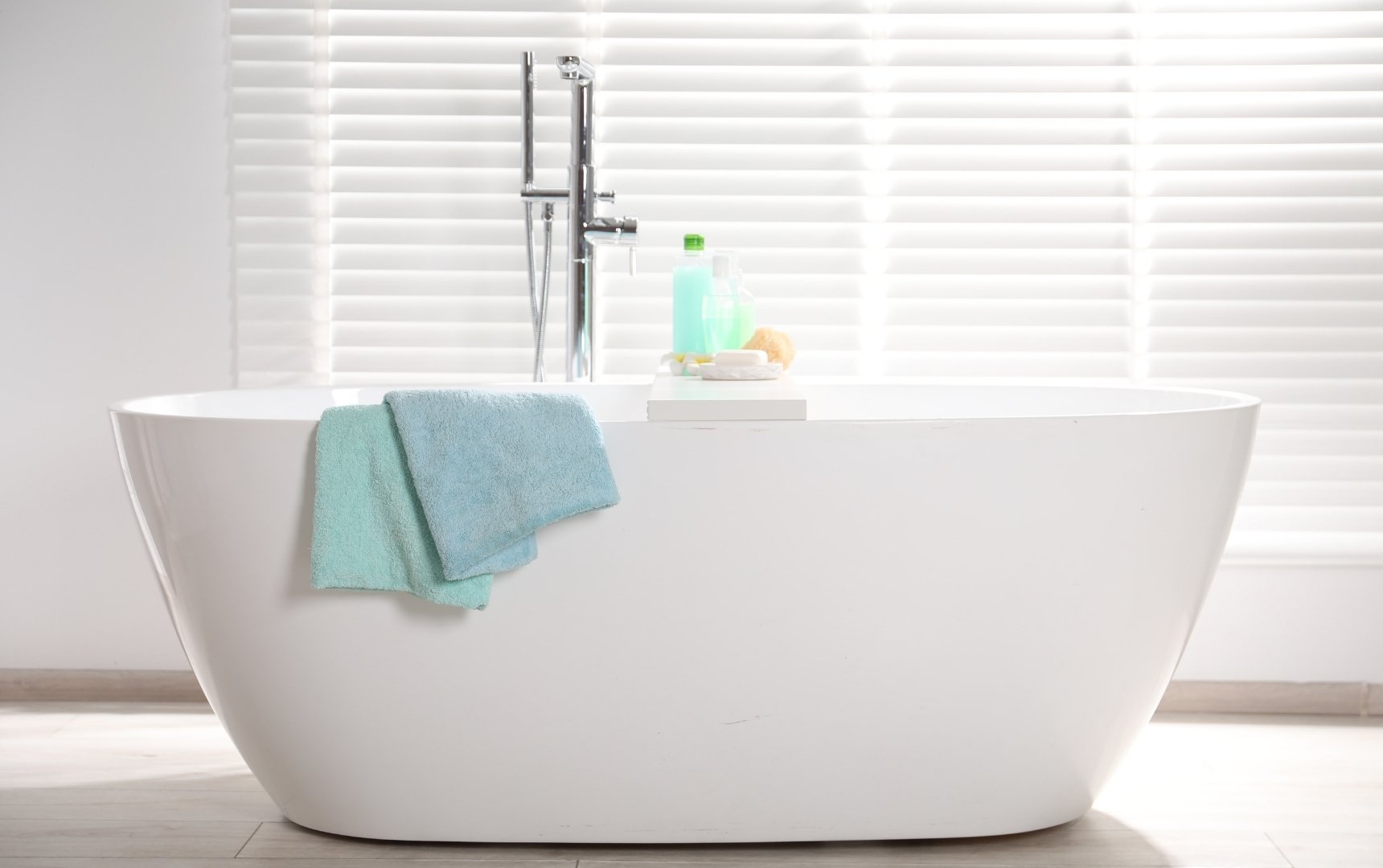 Bathtub glazing